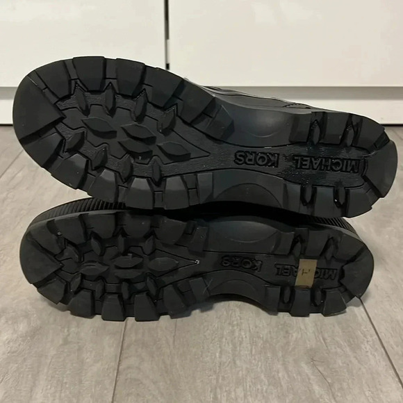 Michael Kors Leather Fur Chunky Combat Winter Boot Fur Insole, Size 8 - Picture 8 of 12